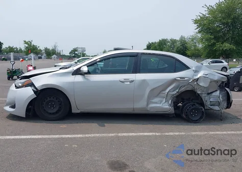 2018 Toyota Corolla Le z USA, uszkodzony, nr VIN 2T1BURHE9JC067155
